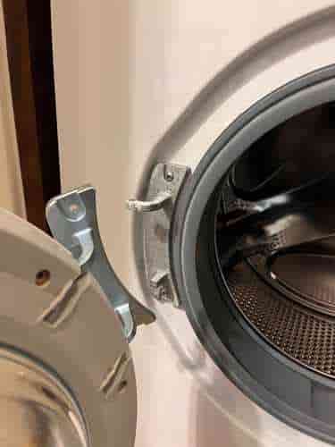 門鉸斷裂伴隨噪音🔇Zanussi金章牌前置式洗衣機 ZWM1206