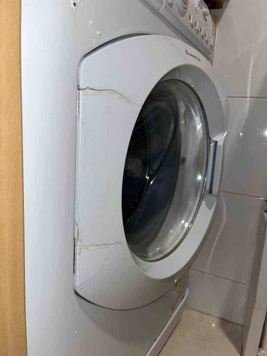 門框破裂😬Ariston愛朗牌前置式洗衣機 AR6L105EX