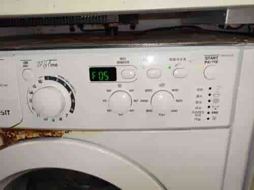 出現故障碼F05🔄Indesit依達時前置式洗衣機 EWSD61252WUK
