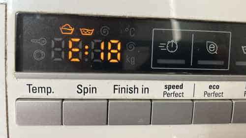 出現故障碼E18🚫Siemens西門子前置式洗衣機 WS12O260BY/01