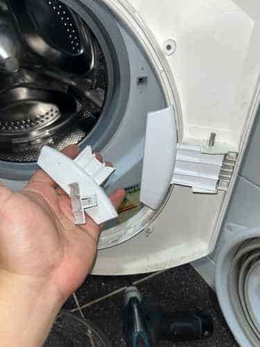 門把手斷裂及門鎖掣問題🔧Ariston愛朗牌前置式洗衣機 AR6L95