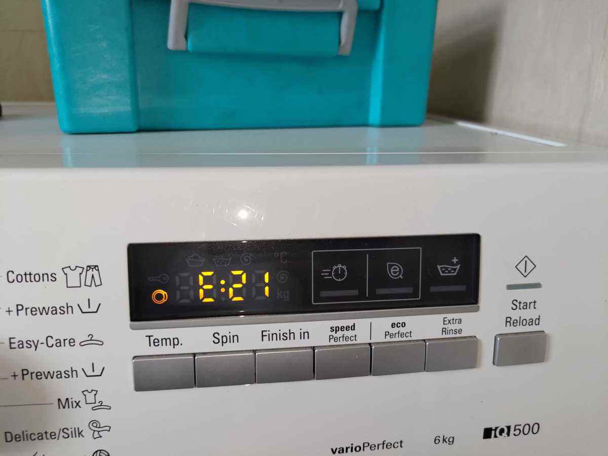 出現故障碼E21🔧 Siemens西門子前置式洗衣機 WS12O260BY/04
