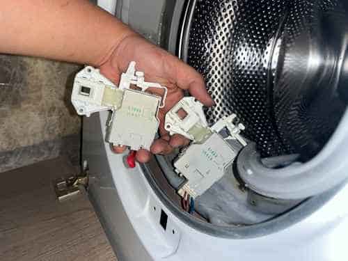 出現故障碼E13，及漏電跳掣🔧Smeg二合一洗衣乾衣機 LSTA127