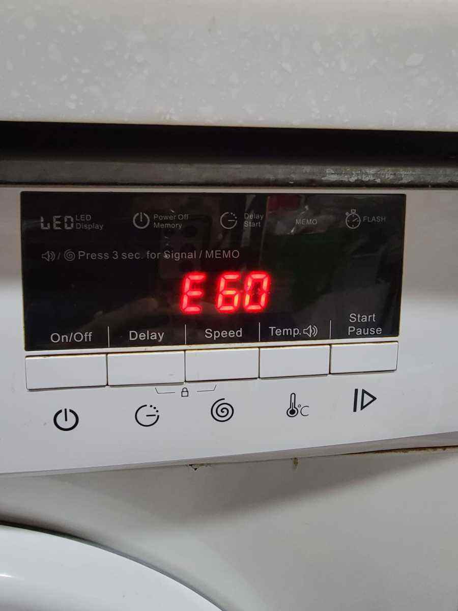出現故障碼E60，噪音不斷🔊Brandt白朗牌前置式洗衣機出現故障碼E60 BWF712AX