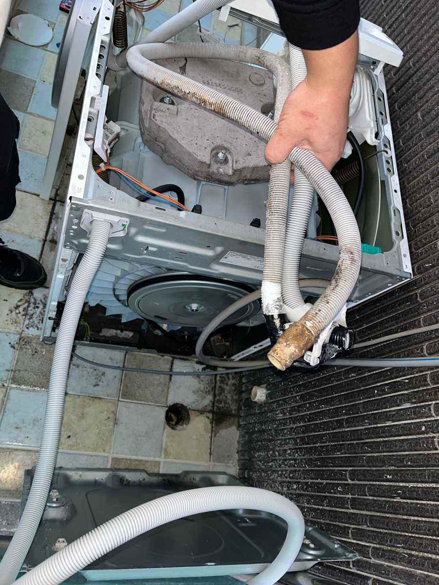排水喉斷裂需更換🛠️Siemens西門子前置式洗衣機 WM14W460HK/14