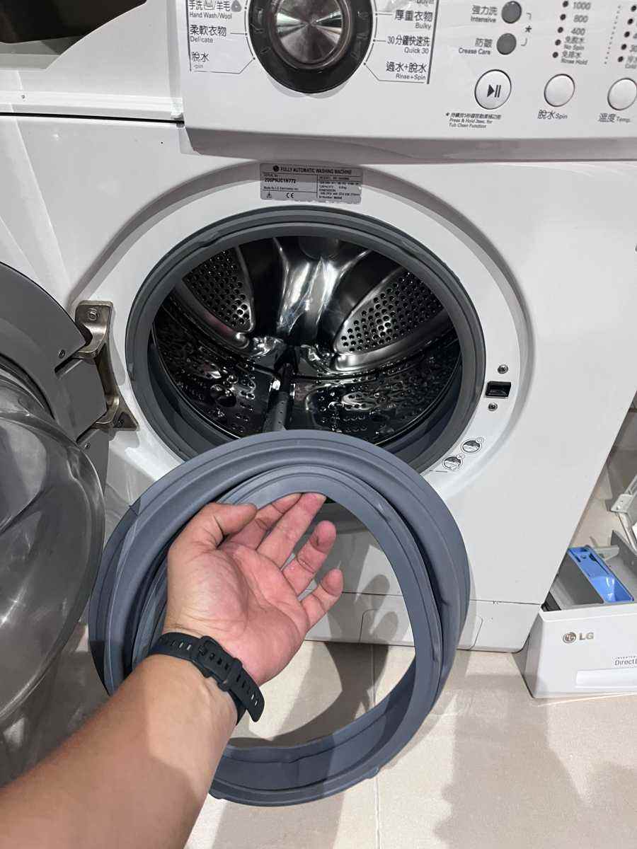 門膠邊破損😢LG前置式洗衣機 WF1006MW