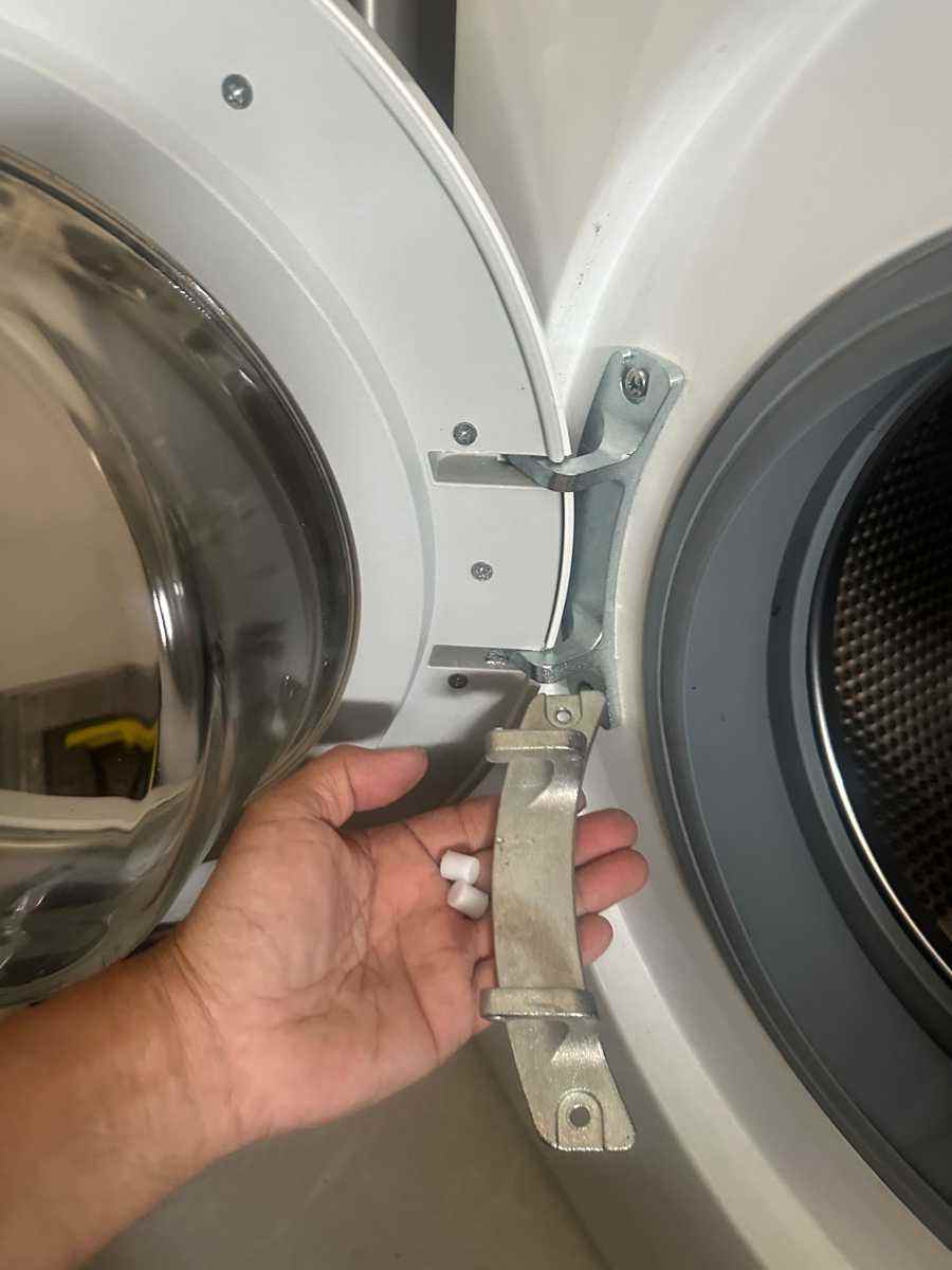 機門鬆脫🚪 Brandt白朗牌前置式洗衣機 BWF5712A