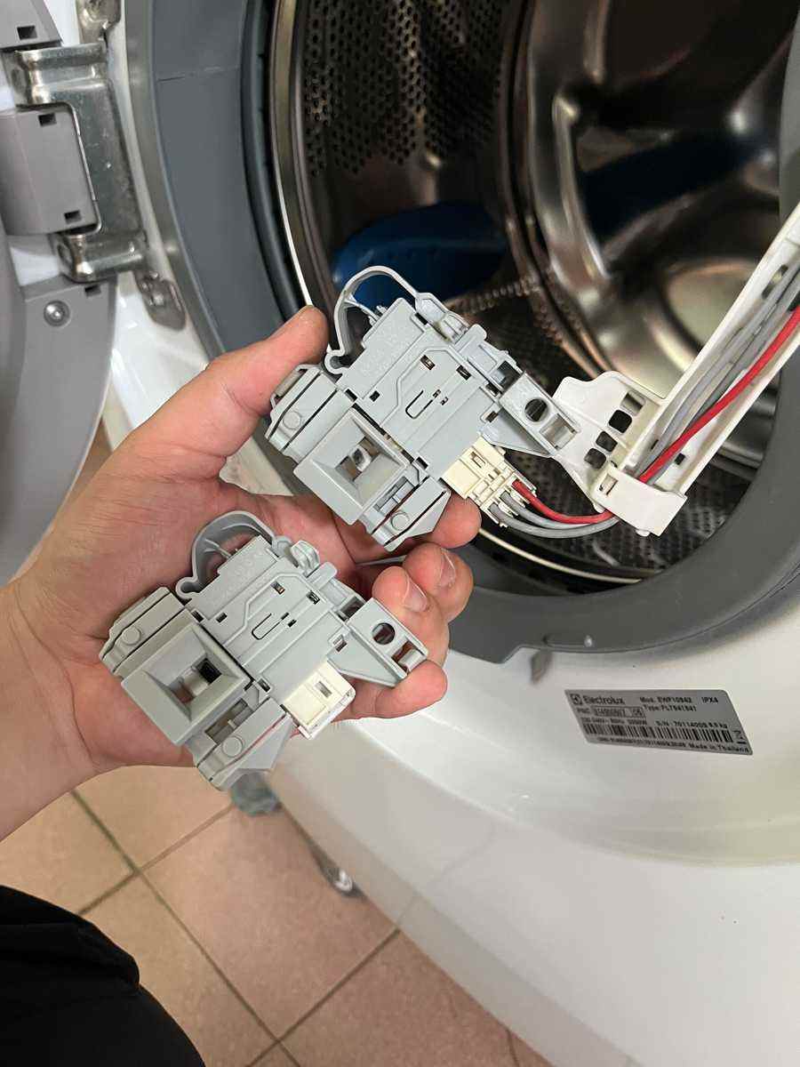 閃爍Start燈與鎖匙燈🔑Electrolux伊萊克斯前置式洗衣機 EWF10843