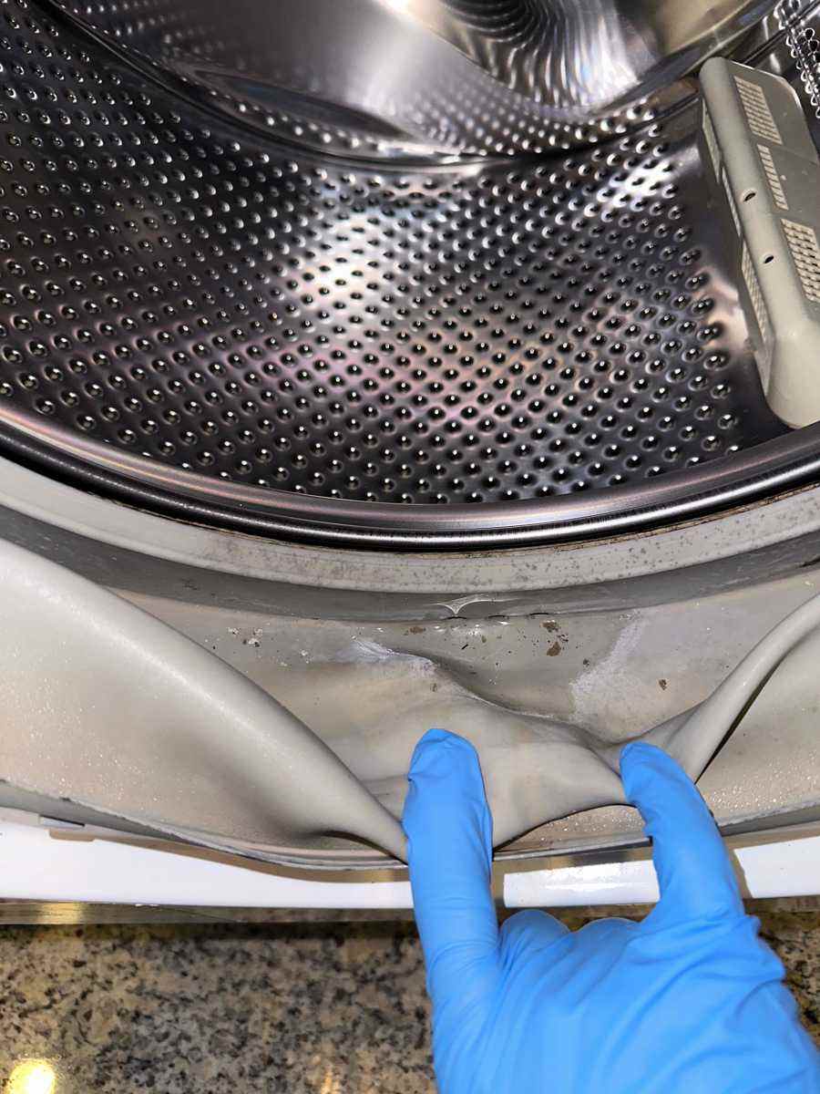 清理積聚的洗衣粉和柔順劑🧼Whirlpool惠而浦前置式洗衣機 WRAL85411