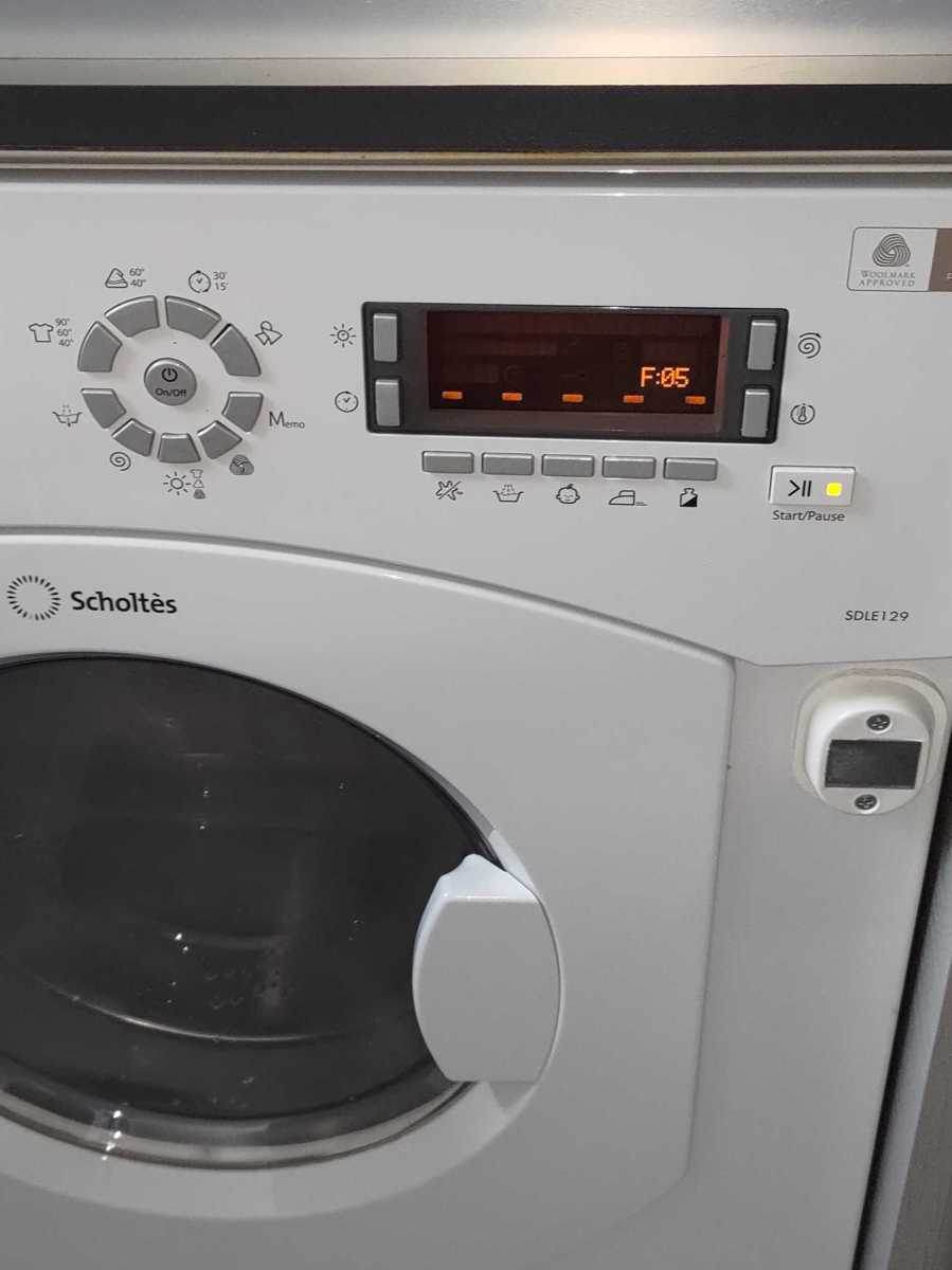 出現故障碼F05🌀Scholtes前置式洗衣機SDLE129