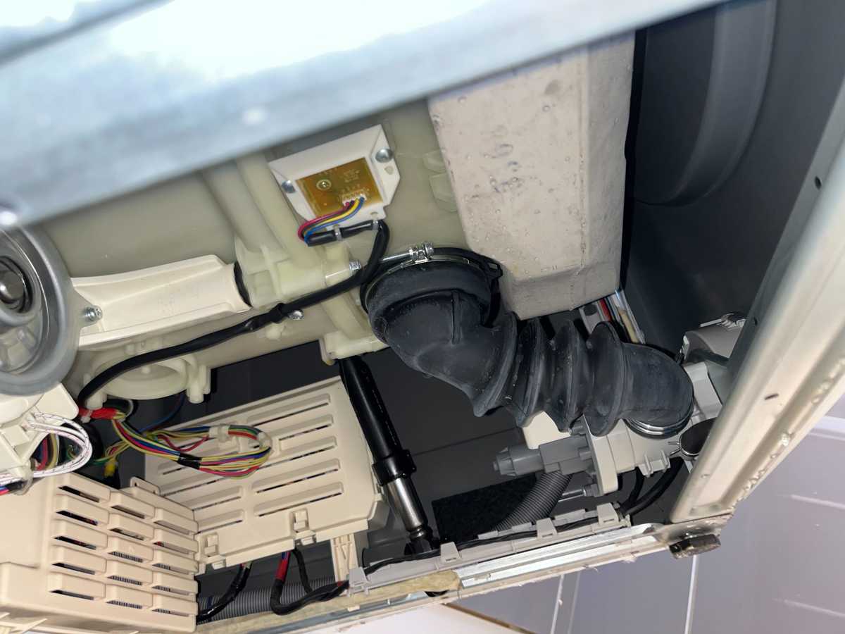 出現故障碼E12，不排水💦Whirlpool惠而浦前置式洗衣機 FRAL80211