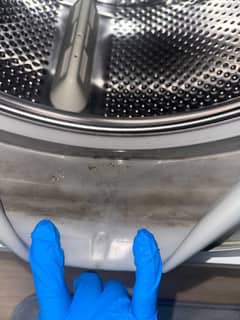 租屋搬入系列：清洗專員翻譯助力，鏡頭下的門膠除霉實例🦠這部Siemens前置式二合一洗衣機