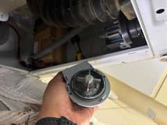 這部惠而浦FFCR系列洗衣機F05故障碼背後的多重老化問題，黃太選擇排水泵優先策略 🎯