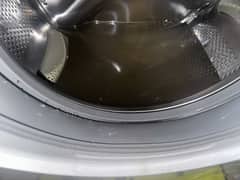 租屋族接手舊家電的衛生隱憂🔍 這部Whirlpool前置式洗衣機門膠邊霉斑清除實錄