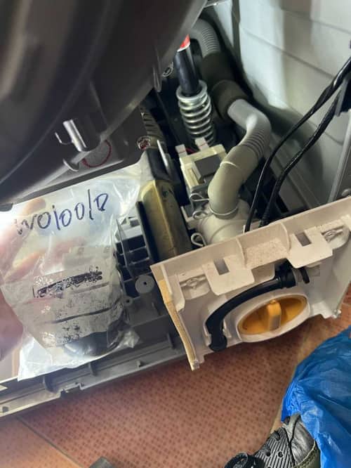 出現故障碼C02，不排水💧Hitachi日立牌前置式洗衣機 BDW80XWV