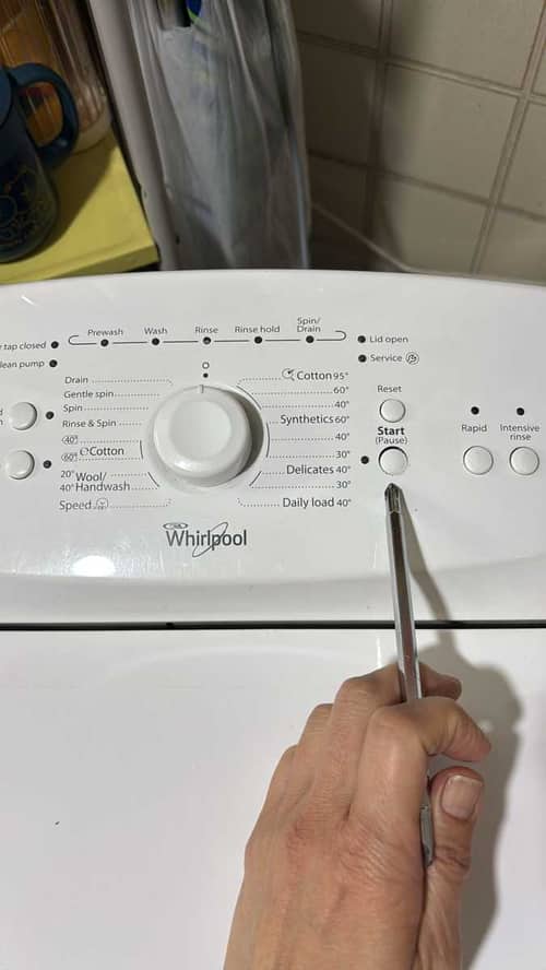 開始按鈕老化引起關注：這部Whirlpool AWE系列洗衣機的保養實例 🌟