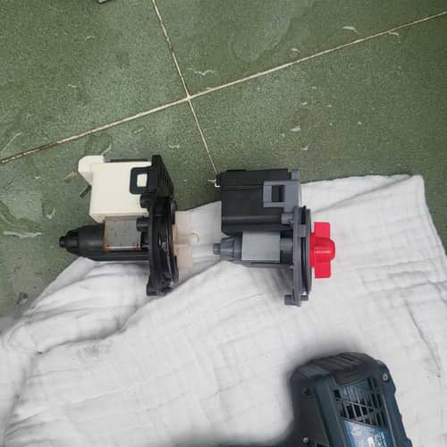 這部白朗BWF系列洗衣機E21故障碼背後的真相：排水泵更換實例 💫