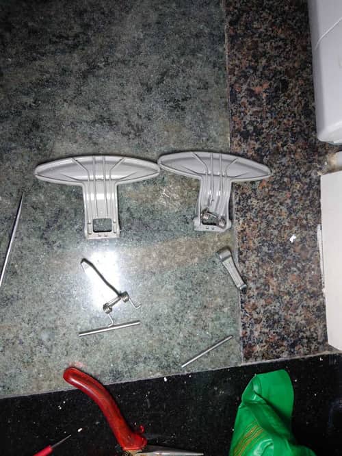 洗衣機門無法鎖緊難題解！這部LG WFN系列洗衣機因門把手損壞引發故障碼 💡