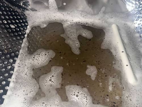 洗衣液用多了反而更髒？這部西門子前置式洗衣機隱藏的清潔陷阱 🫧