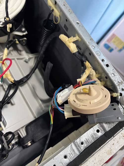 用戶經驗：超重洗窗簾導致這部LG WFCN系列洗衣機1E故障 💡