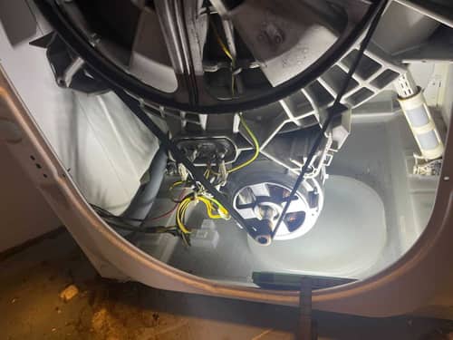 使用十年、每週2-3次，這部Zanussi ZWF系列洗衣機因摩打碳刷磨損罷工 🔍