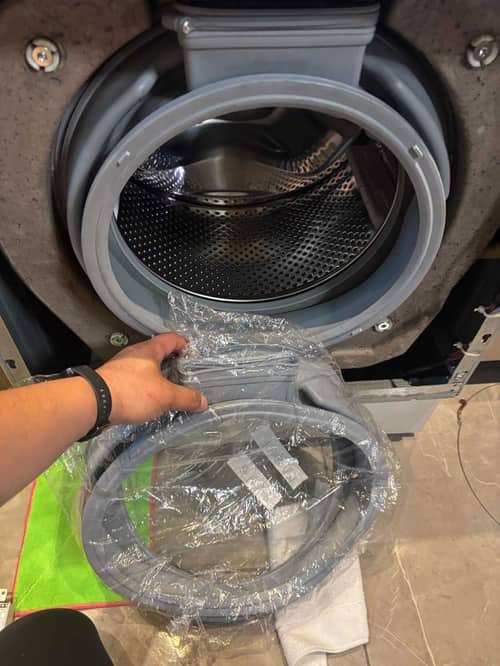 拉鏈刮傷竟成隱形殺手？這部西門子WK系列洗衣機門膠邊破裂漏水 🌀