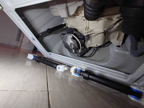 這部惠而浦AWC系列洗衣機少量洗衣易偏載？避震器維護這樣做 🧺