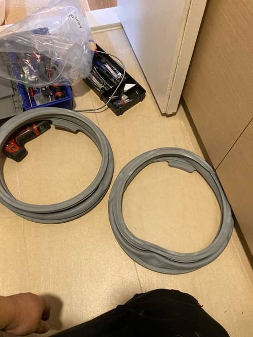 師傅現場分析門膠邊破裂原因：如何避免這部飛歌牌PV系列洗衣機漏水 🤔