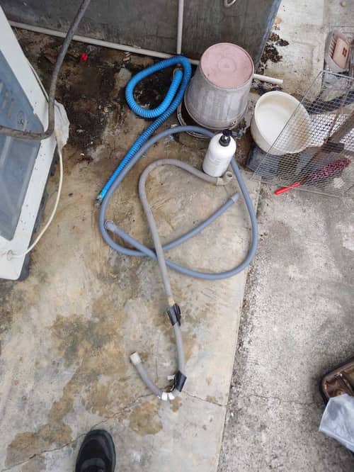 這部Zanussi ZPS系列洗衣機為何洗程中劇烈震動又漏水？師傅檢測後竟有新發現 🤔