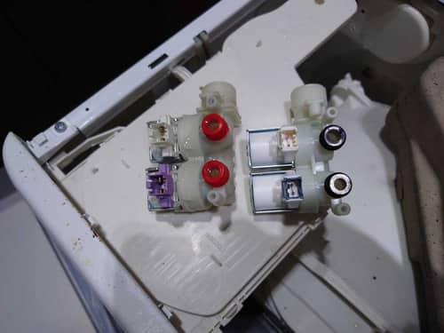 這部惠而浦CFCR系列洗衣機為何出現h2o故障？入水掣膠皮老化全程拆解 🧩