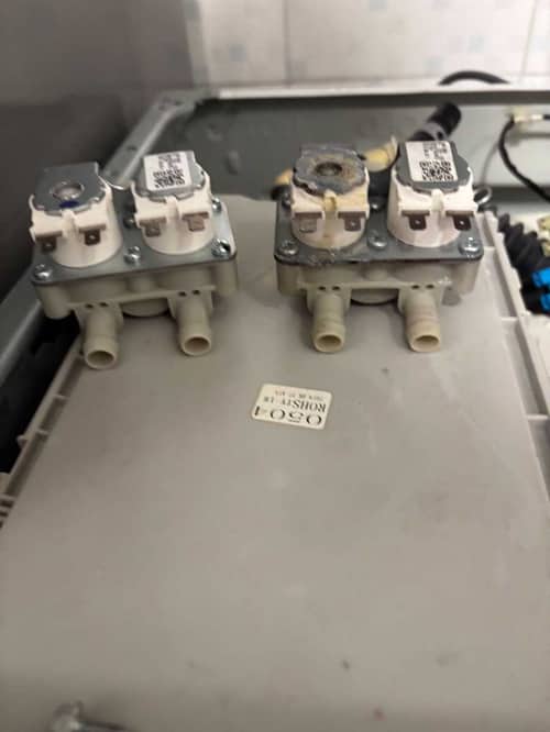 不開機也漏水💦LG前置式洗衣機 F12085V4W