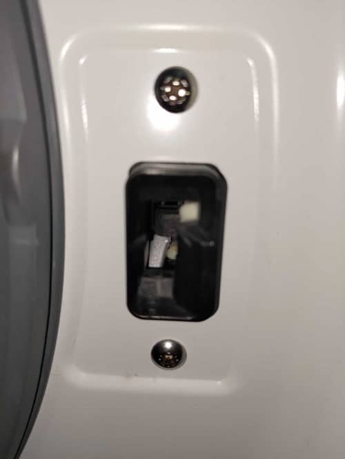 門勾碎片卡進門鎖掣？師傅拆解這部LG WF系列洗衣機的檢測流程 🤔