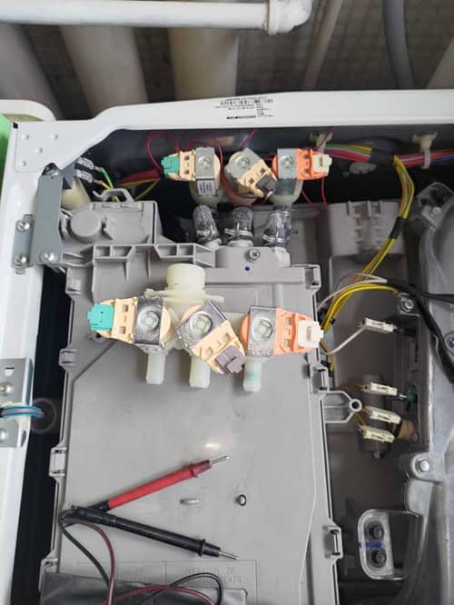 這部Zanussi ZKN系列洗衣機烘乾時突然顯示E10故障碼🧩入水掣竟是關鍵問題