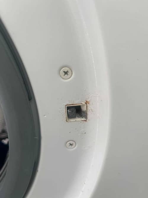 新手丈夫首度操作這部Zanussi ZWSH系列洗衣機，急拉門釀門勾斷裂成意外學習時刻📚