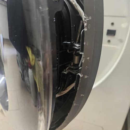 三星WW系列洗衣機門把手銅芯鬆動，師傅巧手維修避免昂貴機門更換 ⚡