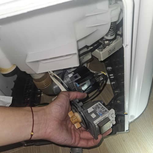 卡卡異響+無法排水？這部德國卓爾SWM系列洗衣機客戶的排水泵更換經歷 ⚡