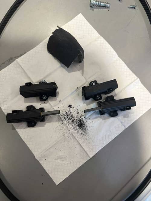 反覆重啟讓西門子WD系列洗衣機E12變E13？盧先生的錯誤操作教訓 ⚠️