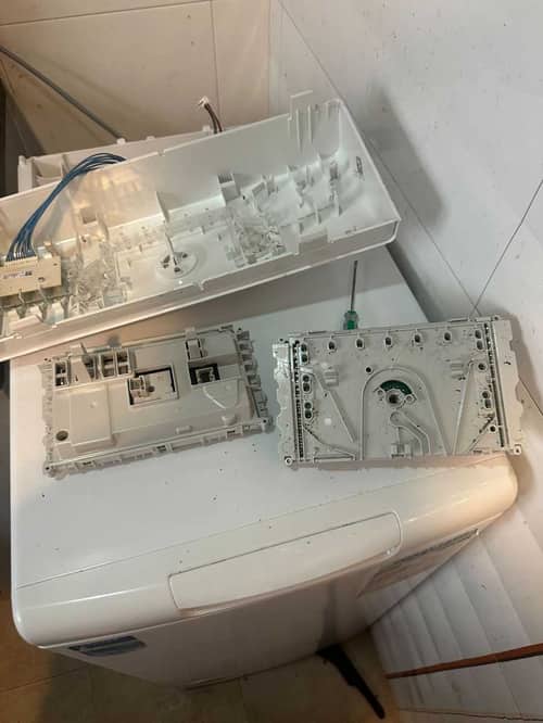 高老太太的惠而浦AWE系列洗衣機間歇性故障，師傅耐心教學完成暖心維修 💝