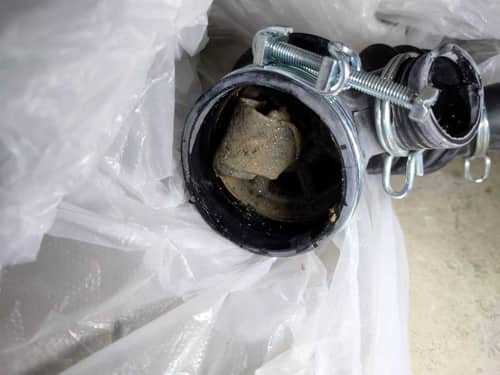 這部樂聲NA系列洗衣機E03故障碼背後的真相？一張吸色紙竟成排水殺手 😱