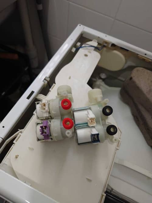 惠而浦CFCR系列洗衣機h2o入水超時困擾客戶：更換入水掣問題迎刃而解 ⚡