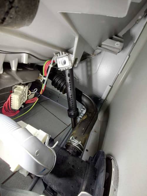 退休夫婦的寧靜生活被打破？這部惠而浦AWE系列洗衣機磅磅聲背後的意外真相 🏠