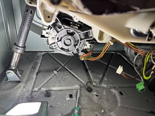 這部西門子WM系列洗衣機一開機就跳掣？劉先生十年老機的摩打碳刷漏電真相 ⚡