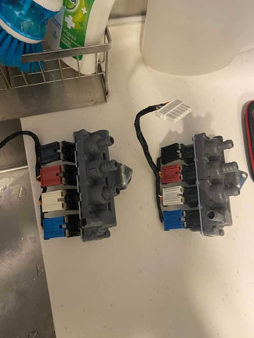 這部西門子WD系列洗衣機未開機卻漏水？師傅揭示入水掣故障真相 💧