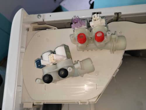 惠而浦CFCR系列洗衣機h2o故障碼困擾？掌握入水掣更換的關鍵技巧 💧