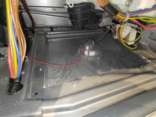 洗窗簾竟讓V-Zug洗衣機觸發E01故障碼！不吸水物料的清洗陷阱 💡