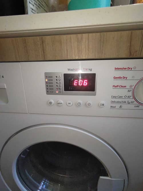 Bosch WKD系列洗衣機E06故障碼無法排水？嵌入式設計排水泵更換實戰解析 🛠️