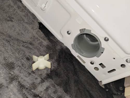 十字形拍葉掉出揭示真相：這部De-Dietrich DLZ系列洗衣機排水系統徹底檢修 🛠️