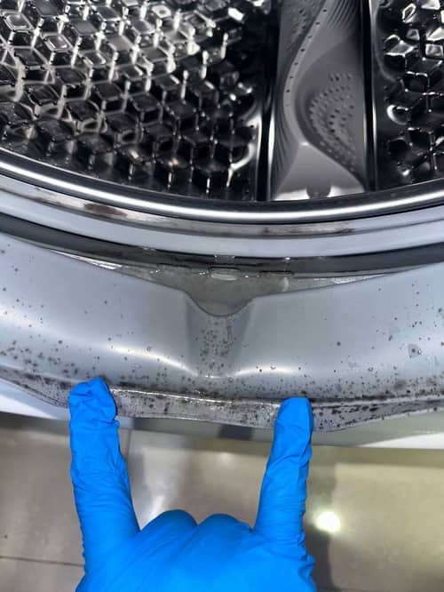 好心做壞事！這部Zanussi前置式洗衣機差點被錯誤工具弄壞 🔧