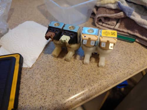 十年Zanussi ZWC系列洗衣機突然自行積水，更換入水掣零件重獲新生 🔄