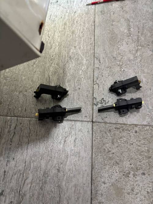 惠而浦AWO系列洗衣機出現F06完全停轉？這位客人首次發現洗衣機竟有隱藏消耗品 🔍